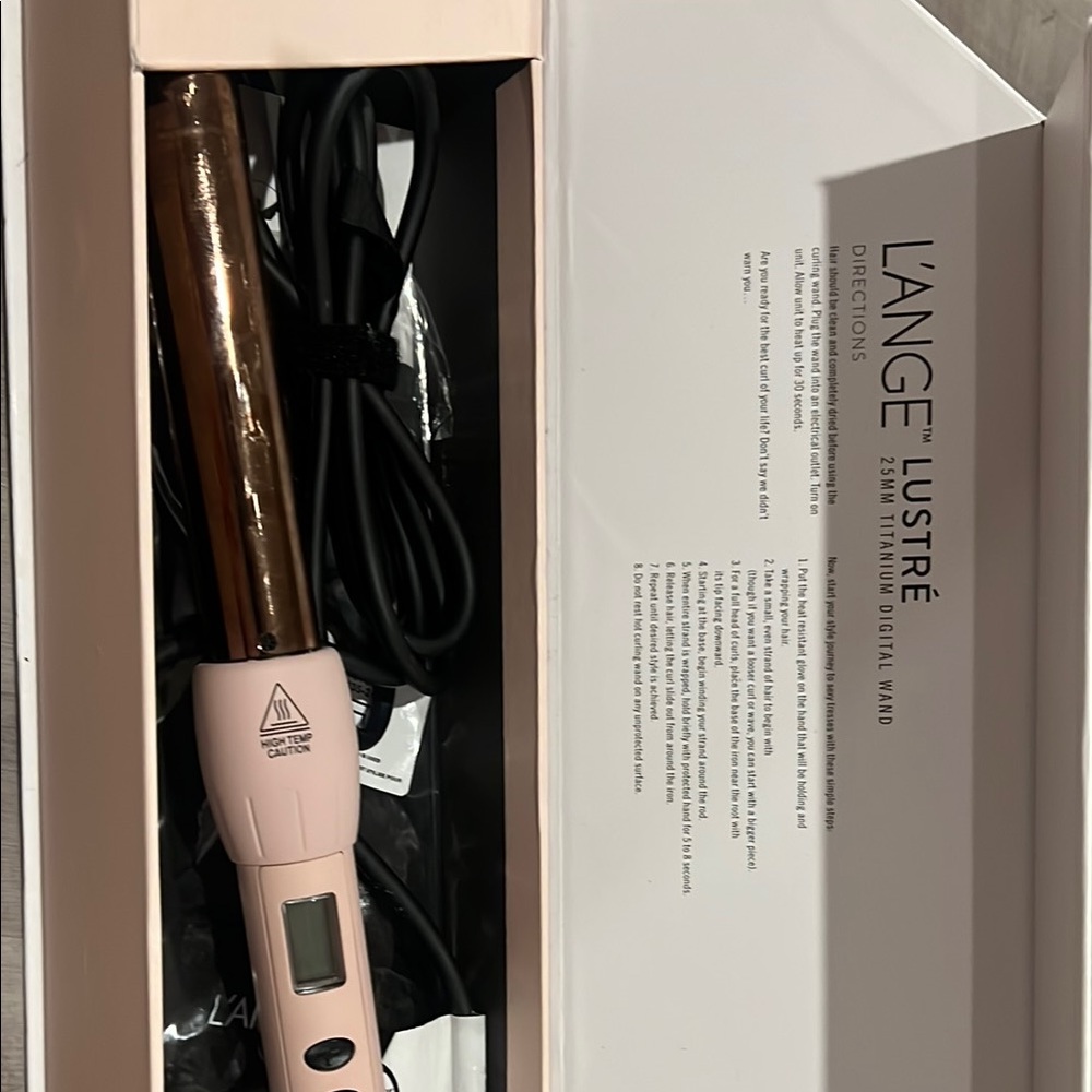 Lange Pink Makeup Essentials - Picture 2 of 2